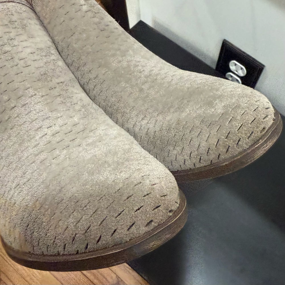 Lucky Brand Tan Ankle Boots with Modern Silhouette, 7.5, UGC - Picture 4 of 7